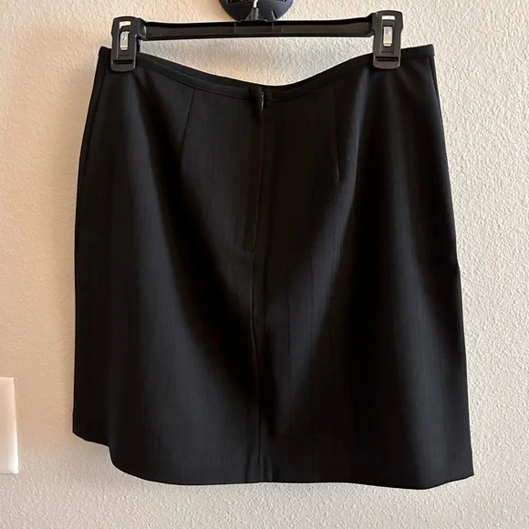 Black Striped blazer with skirt | size 5/6 - Picture 3 of 7